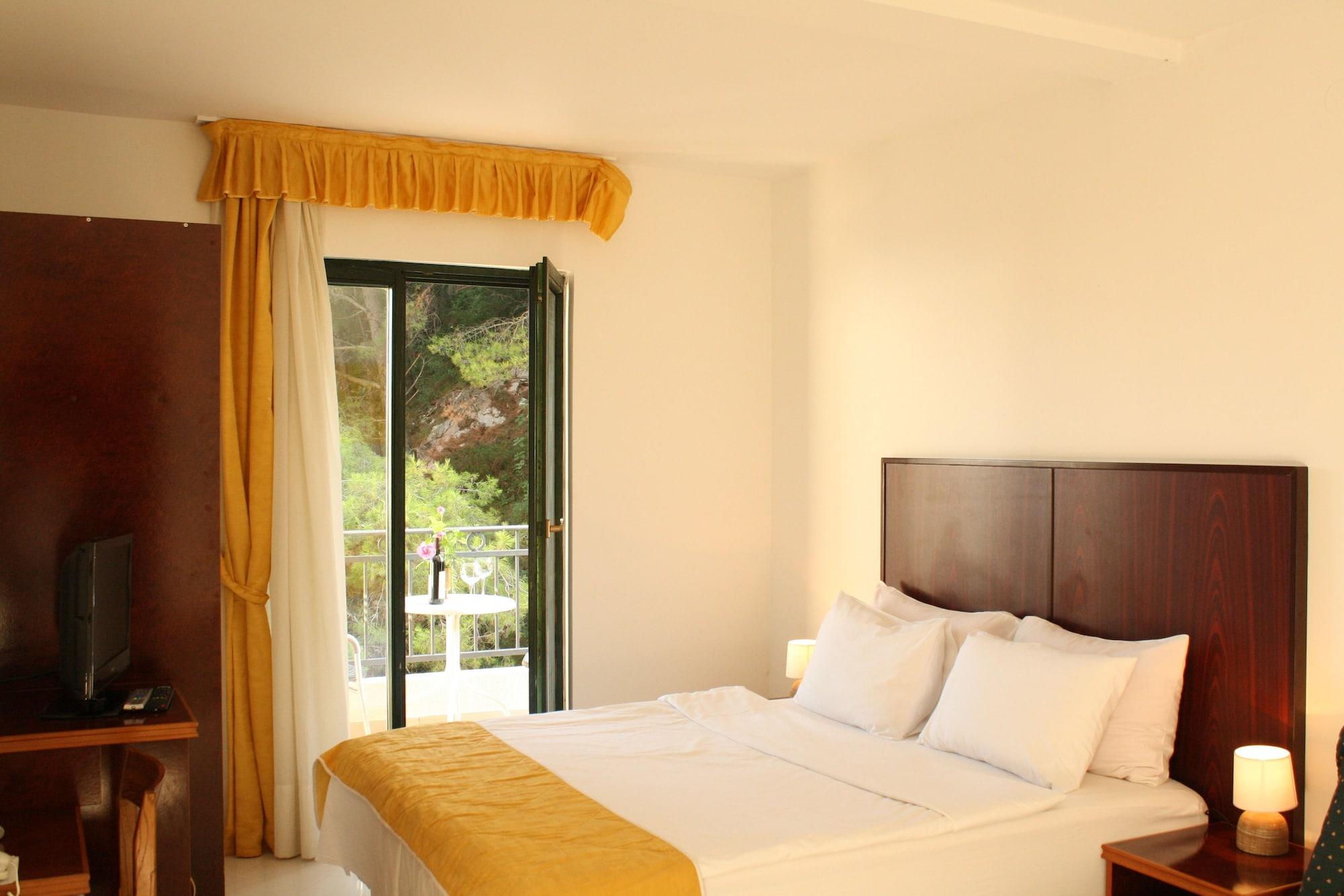 Hotel Danica Petrovac Luaran gambar