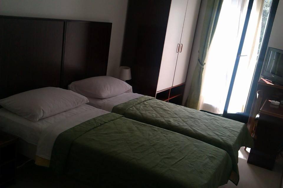 Hotel Danica Petrovac Luaran gambar