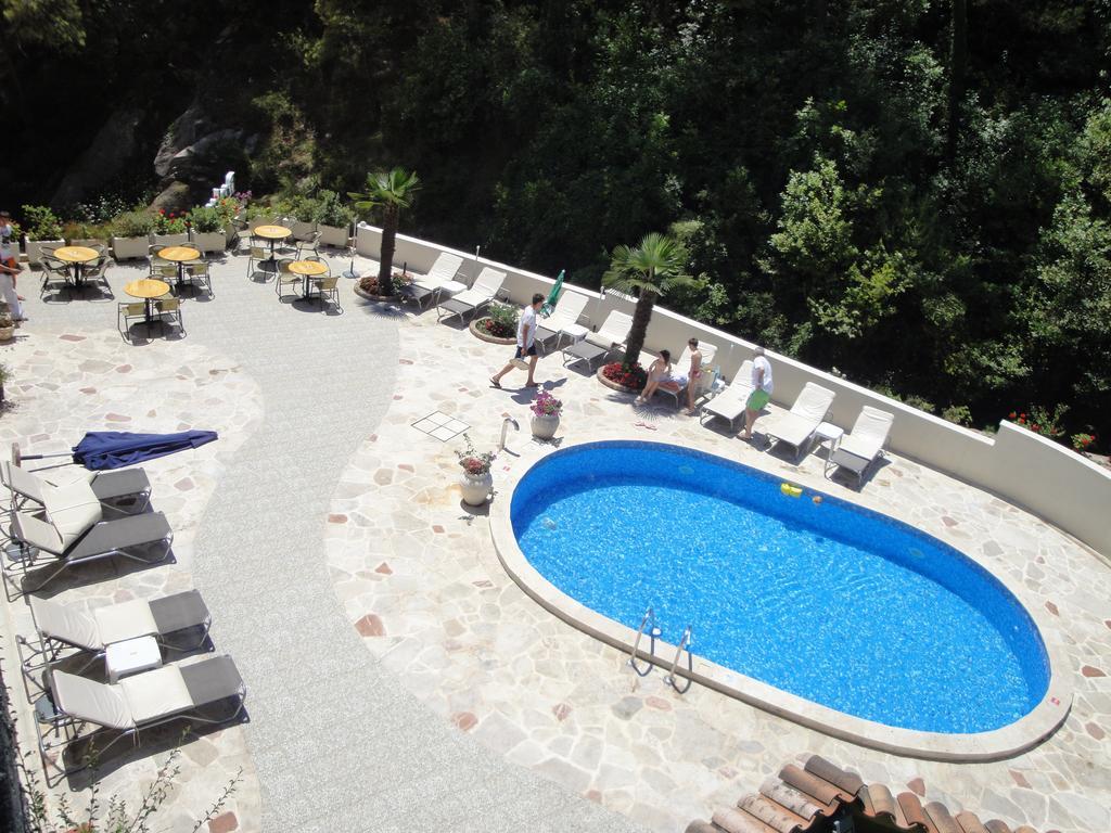 Hotel Danica Petrovac Luaran gambar