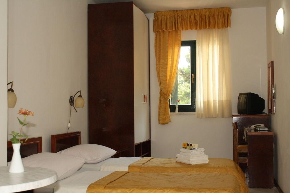 Hotel Danica Petrovac Luaran gambar